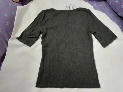 Polera gris manga corta nueva - miniatura 3