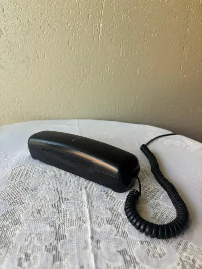 Teléfono fijo negro - miniatura 1