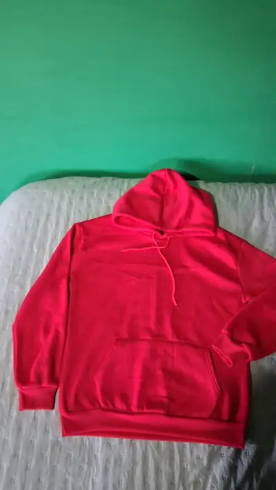 Polerón con capucha rojo - miniatura 1