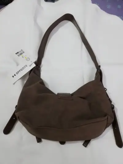 Bolso marrón con hebillas - miniatura 2