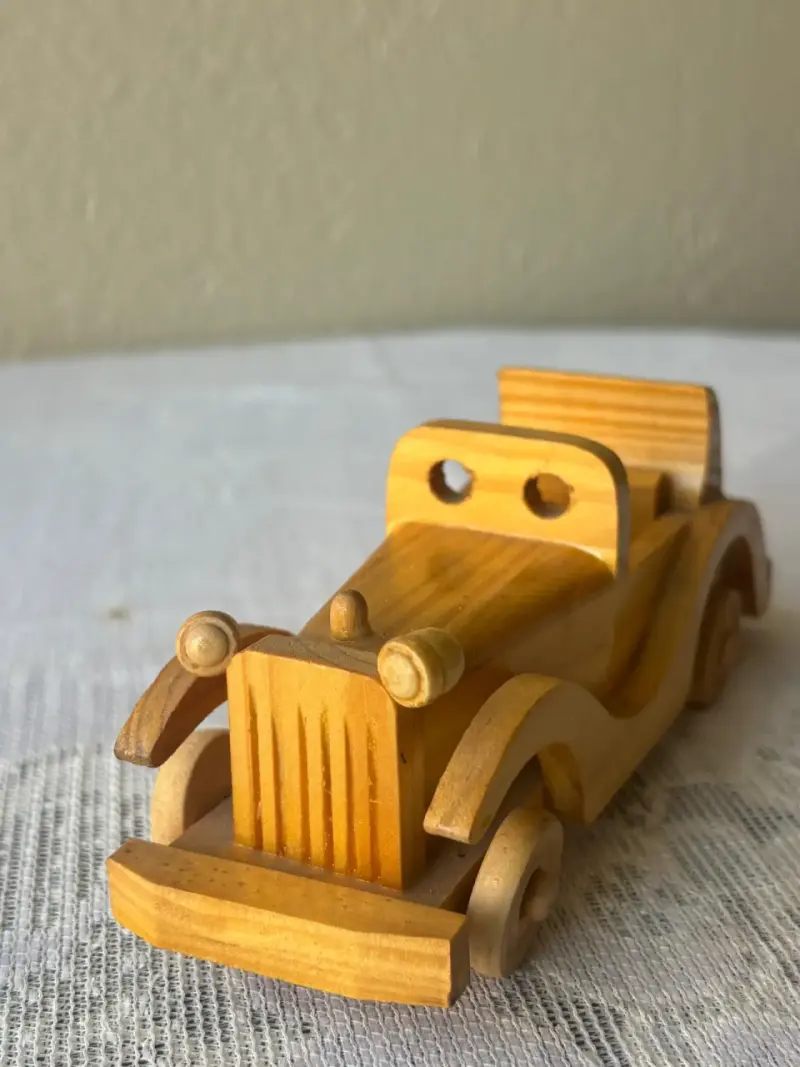 Auto de juguete de madera - 2