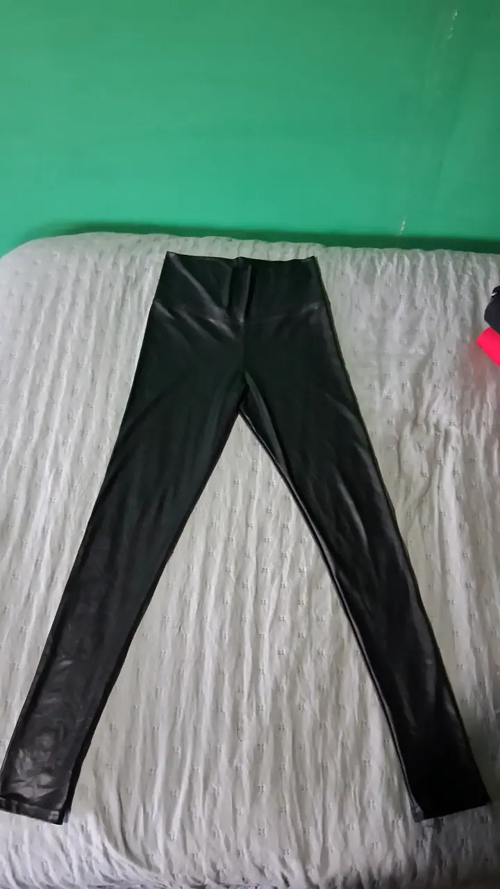 Leggings negros de cuero sintético