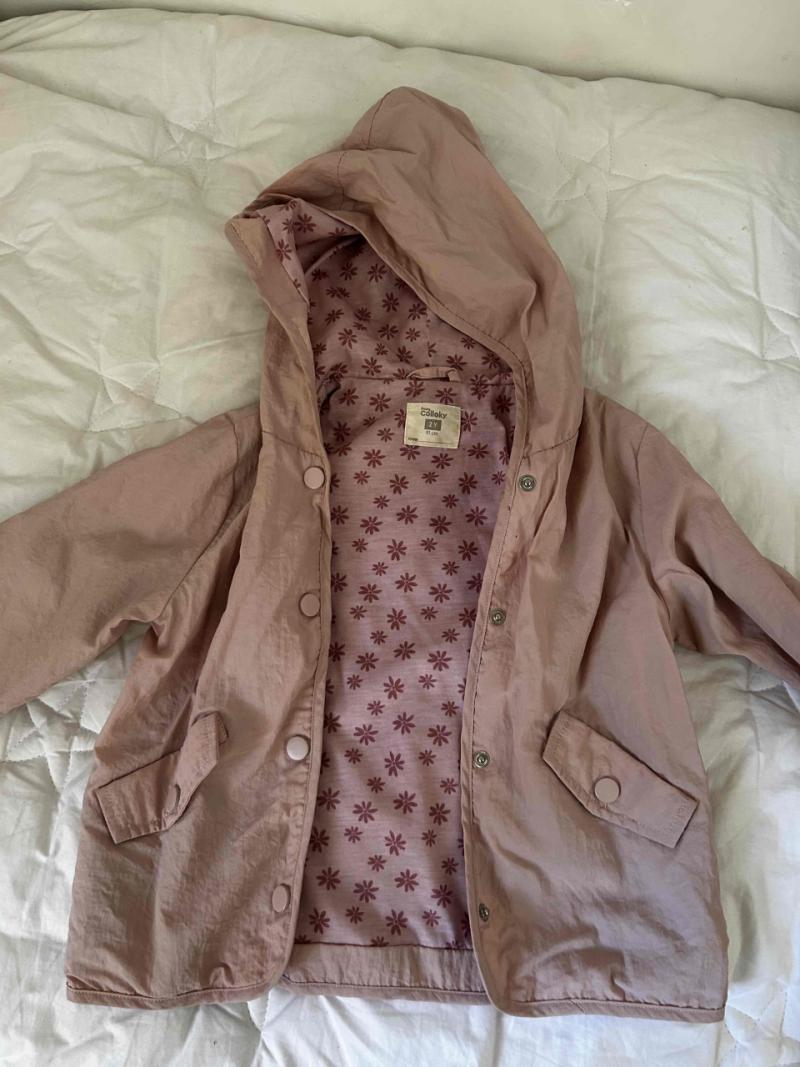 Chaquetón rosado con capucha - 2