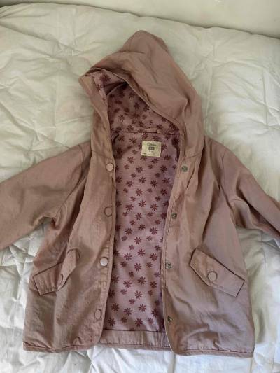 Chaquetón rosado con capucha - miniatura 2