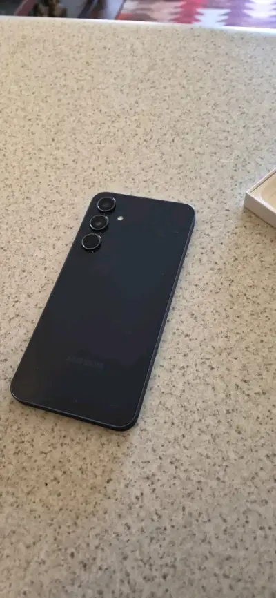 Smartphone en caja original - miniatura 3