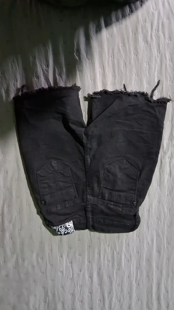Shorts de jeans negros rotos - 3