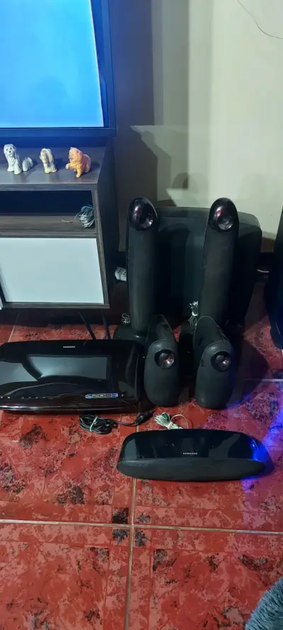 Sistema de parlantes de sonido envolvente - miniatura 4