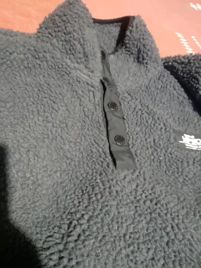 Polar gris con botones tipo corderito - miniatura 3