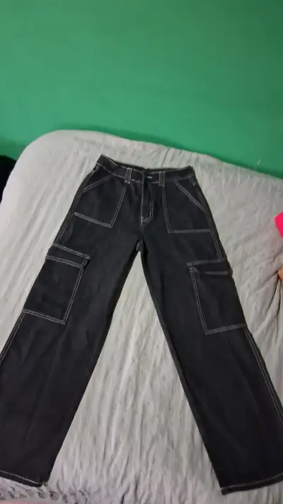 Pantalones negros cargo - miniatura 2