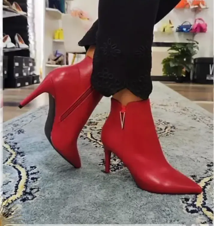 Botines rojos de cuero