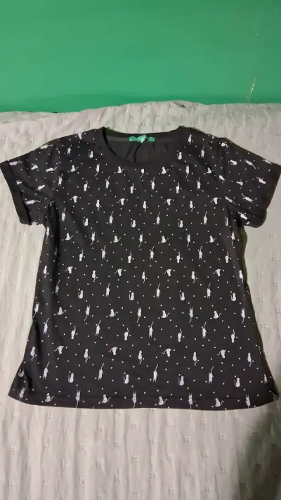 Polera negra estampada - miniatura 2