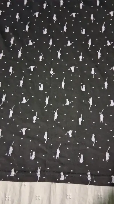Polera negra estampada - miniatura 3