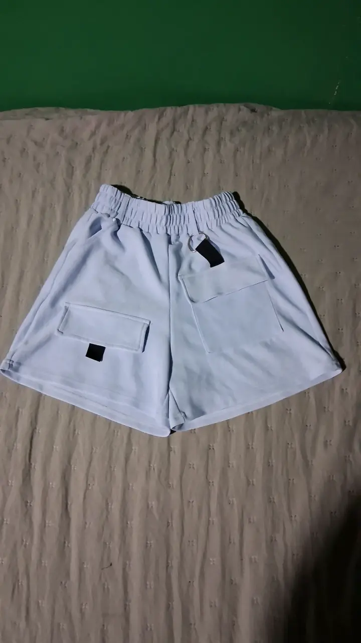 Shorts deportivos grises
