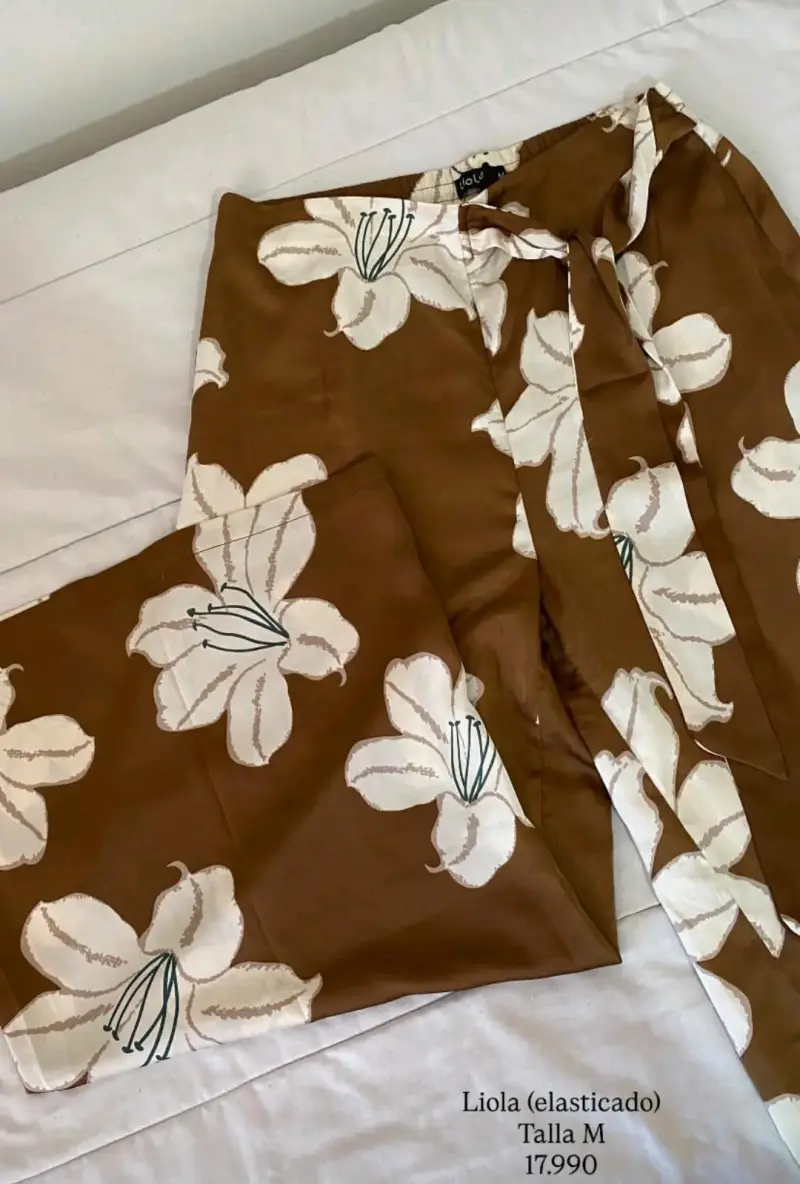 Pantalón elasticado floral marrón