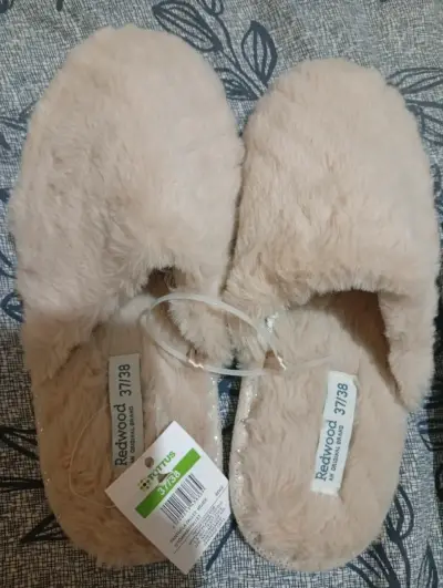 Pantuflas peludas beige Redwood - miniatura 1