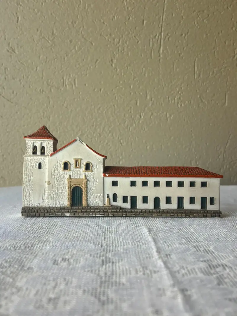 Retablo de yeso colombiano