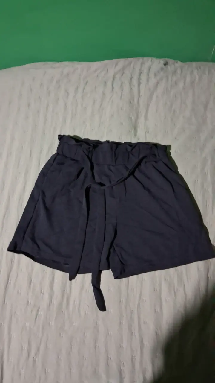 Shorts azul oscuro con lazo