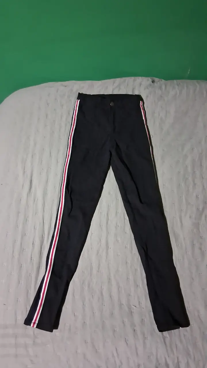 Pantalón negro con línea lateral - 2