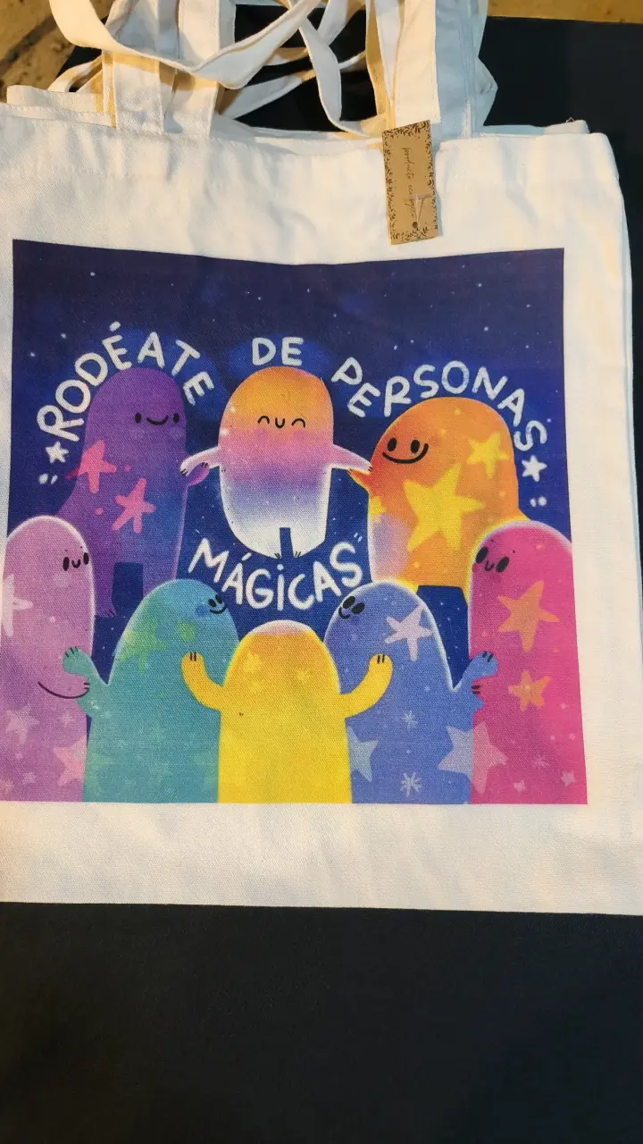 Bolsa tote con personajes animados - 2