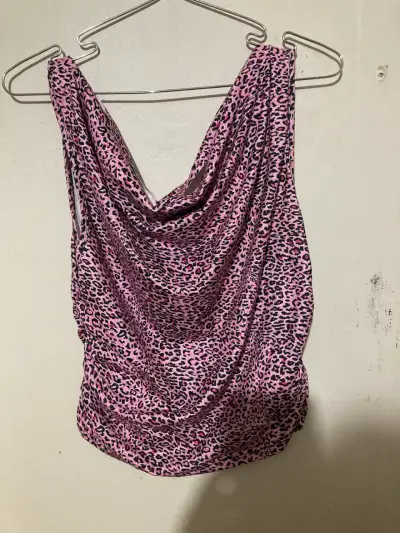 Polera estampado leopardo rosada - miniatura 1