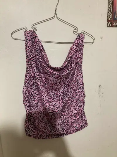 Polera estampado leopardo rosada - miniatura 2