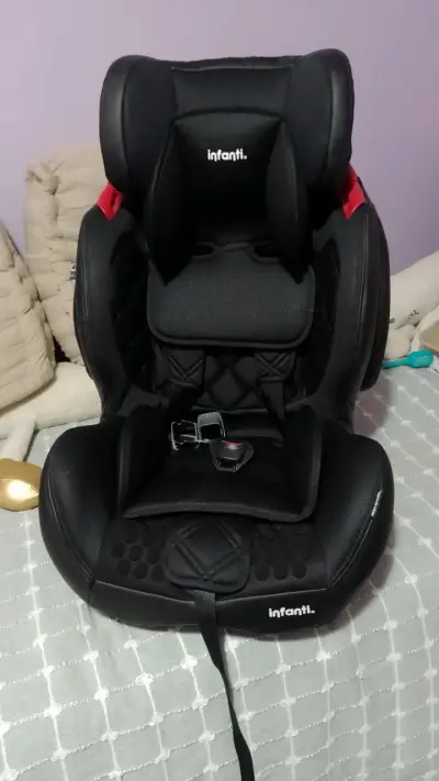 Silla de auto Infanti negra - miniatura 1