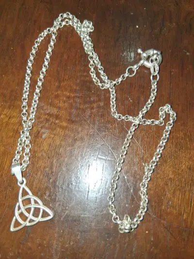 Collar de plata con dije celta - miniatura 1
