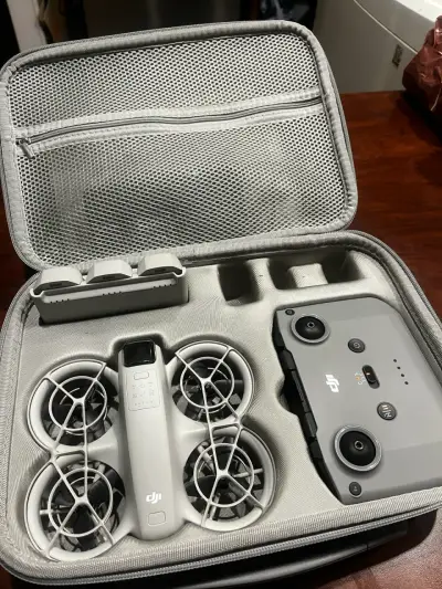 Drone DJI Neo Fly More Combo con estuche - miniatura 3