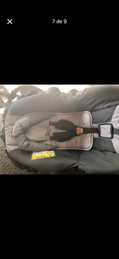 Silla de auto para bebé gris - miniatura 1