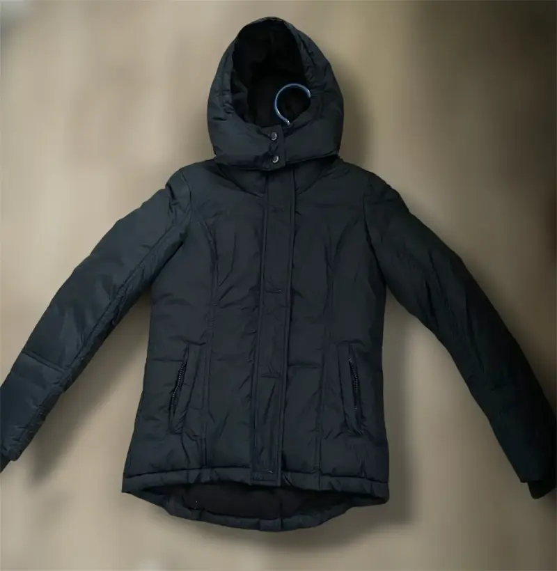 Parka negra con capucha Maui talla 14