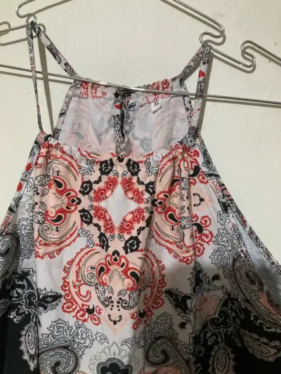 Blusa estampada sin mangas - miniatura 3