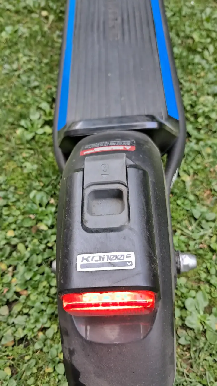 Scooter eléctrico NIU plegable negro - 3