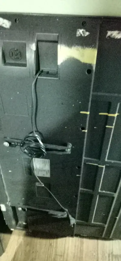 Televisor LED pantalla grande 50 pulgadas - miniatura 3