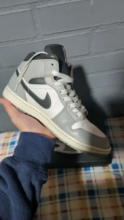 Jordan 1 mid light smoke grey - miniatura 3