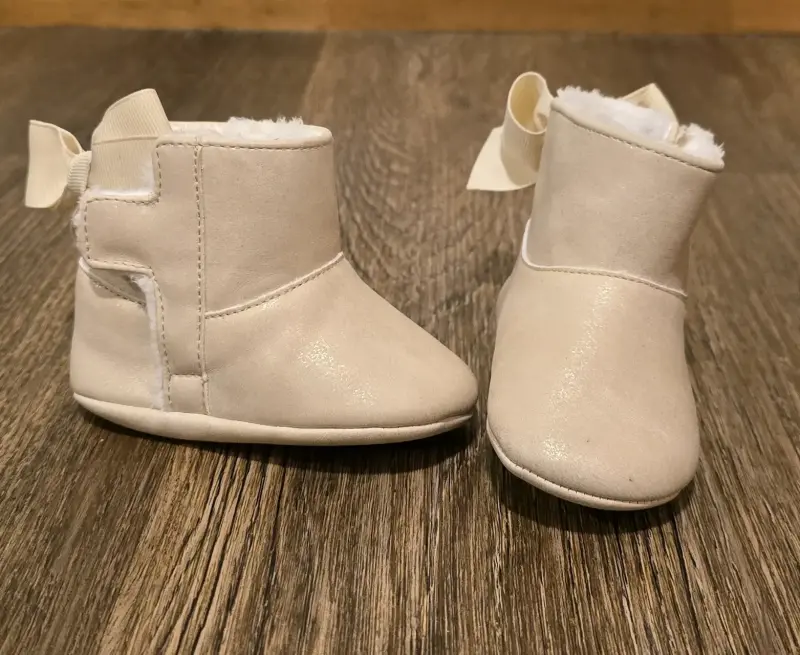 Botitas beige para bebé