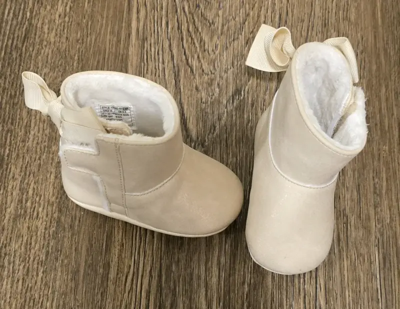 Botitas beige para bebé - 2