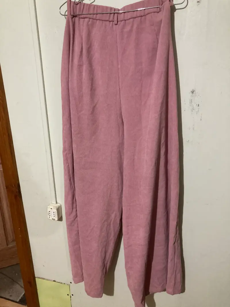 Pantalones rosados de mujer palazos - 2