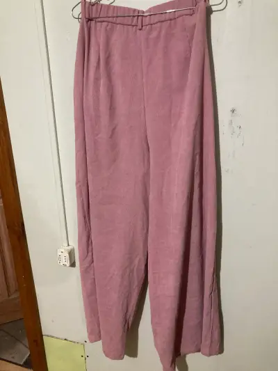 Pantalones rosados de mujer palazos - miniatura 2
