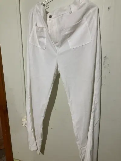 Pantalones blancos de tela cotele fino - miniatura 1