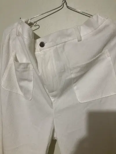 Pantalones blancos de tela cotele fino - miniatura 4