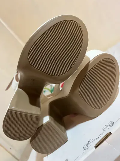 Tacones plataforma blancos - miniatura 2