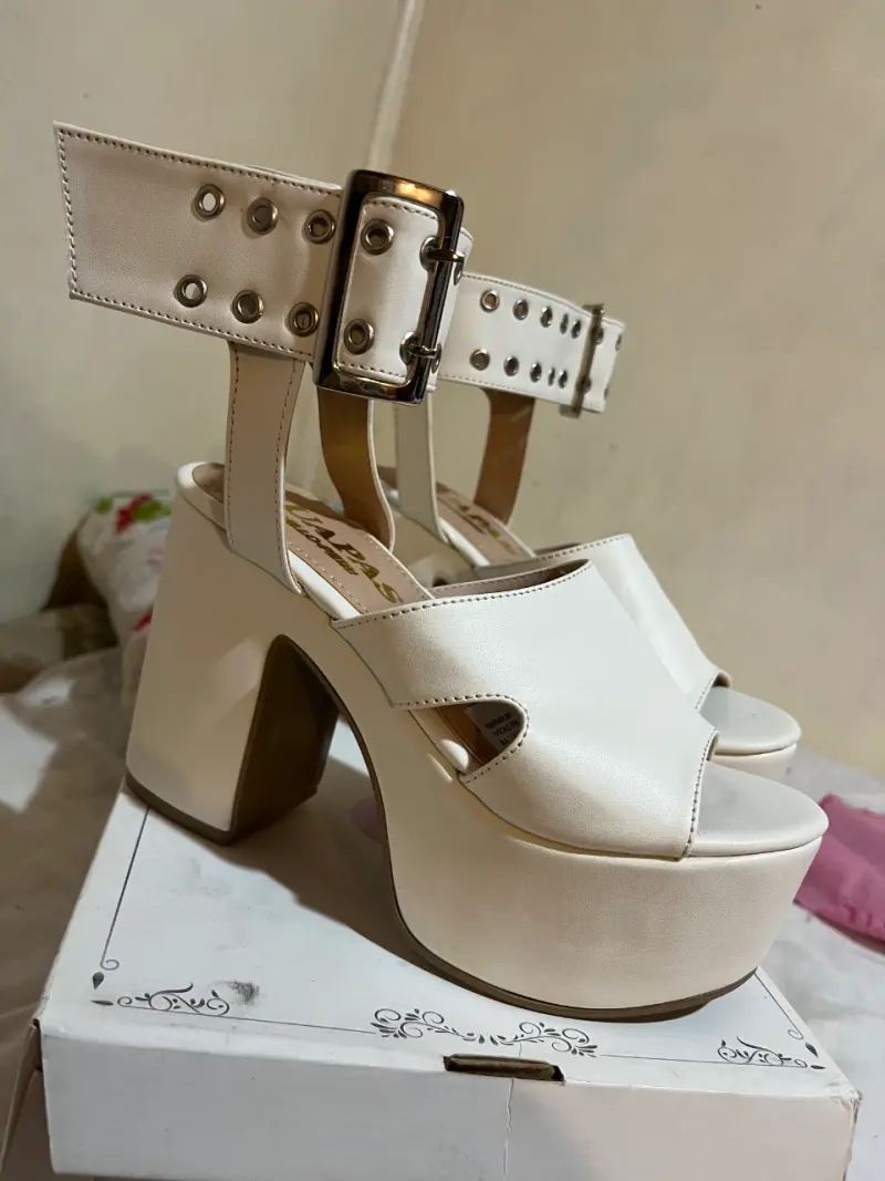 Tacones plataforma blancos - 3