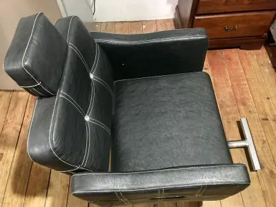 Silla de peluquería negra ajustable - miniatura 2