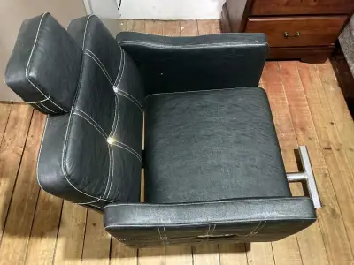 Silla de peluquería negra ajustable - miniatura 3