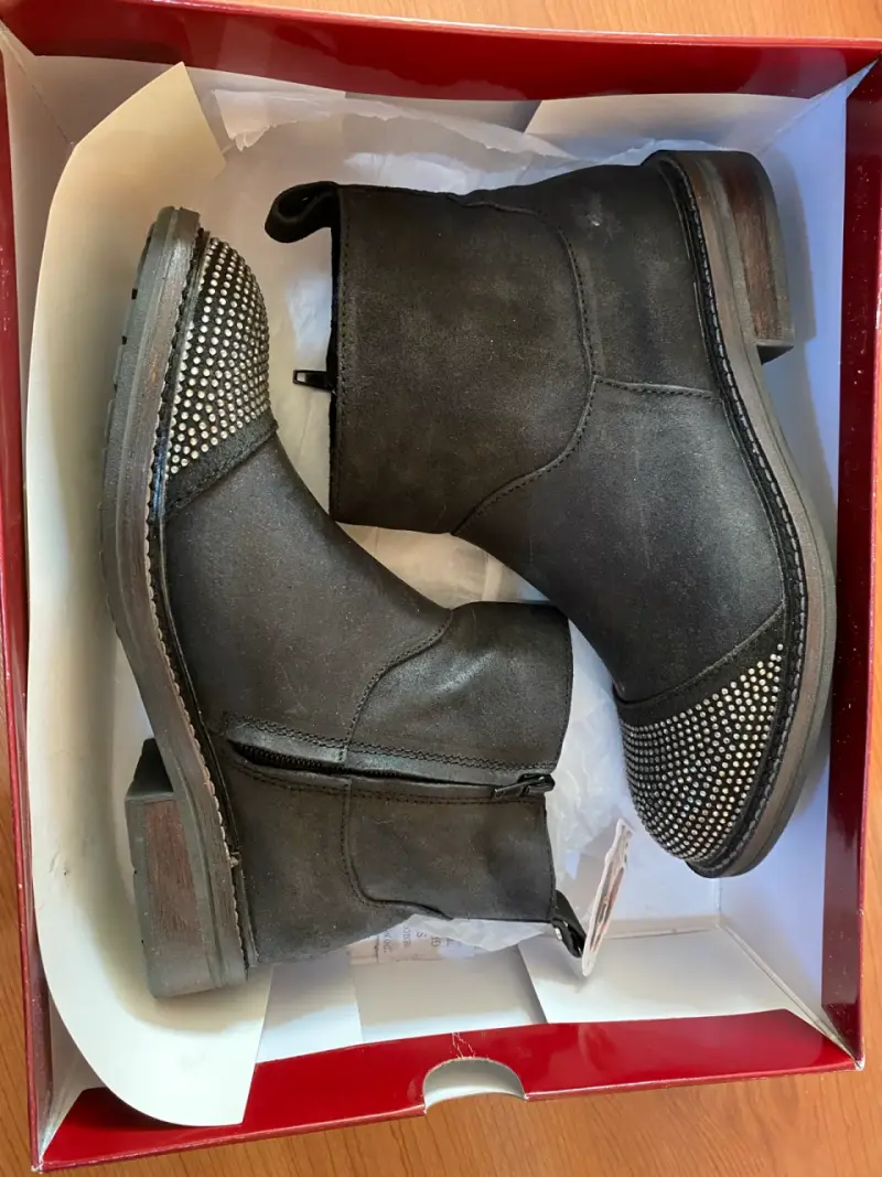 Botines negros con tachas Hush Puppies 38 - 2