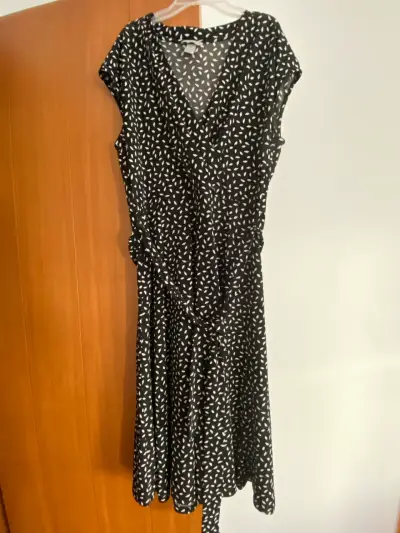 Vestido H&M negro con patrón blanco L - miniatura 1