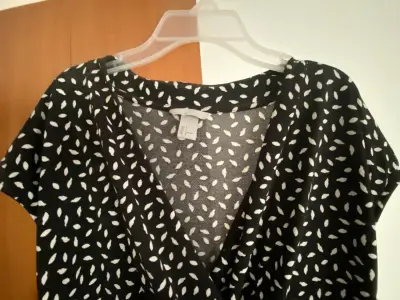 Vestido H&M negro con patrón blanco L - miniatura 2