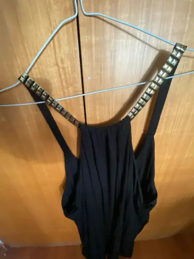 Polera Kenneth Cole negro con detalle dorado M - miniatura 3