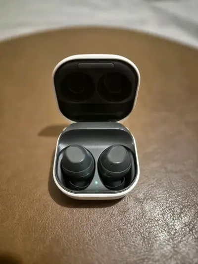 Auriculares con estuche Samsung Fe - miniatura 3