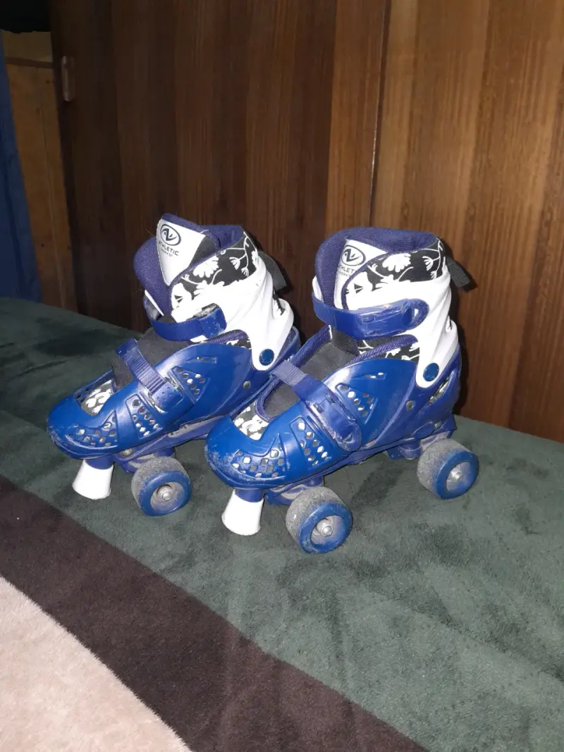 Patines azules ajustables